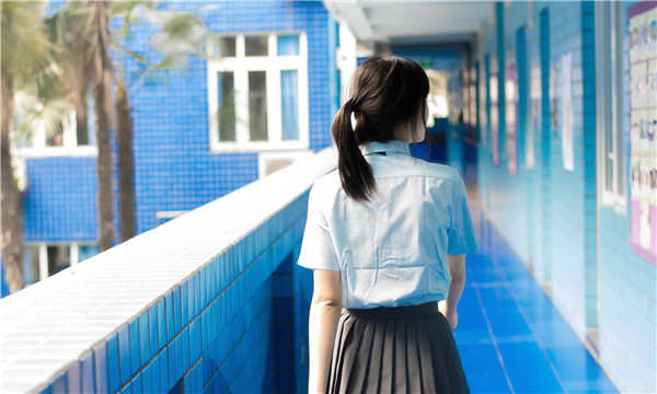 四会如何找到一个可以帮助我生孩子的女人？